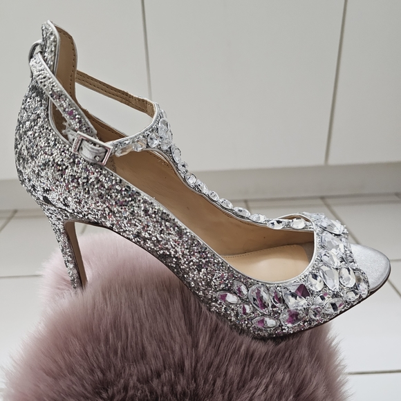 JEWEL by BADGLEY MISCHKA Conroy Stiletto Heels, Silver Embellished Sz 7.5 NWOT - Picture 12 of 13